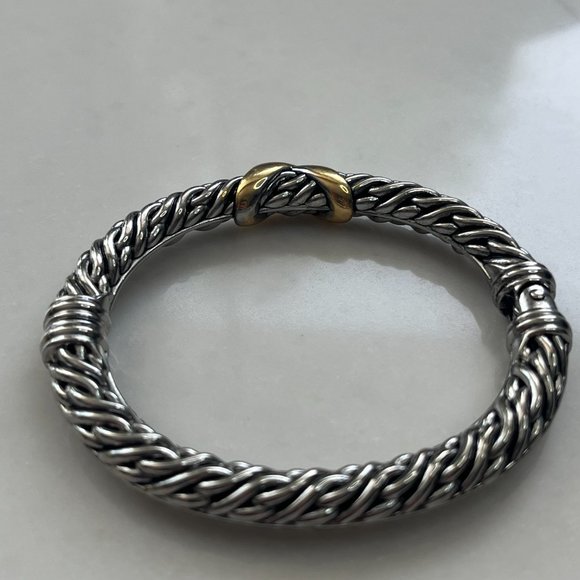 Silver color and gold color bracelet - Picture 2 of 7